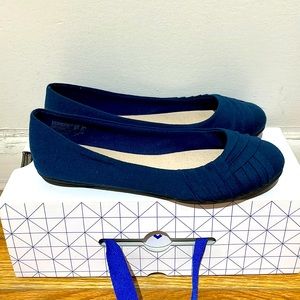 American Eagle blue Suede flats